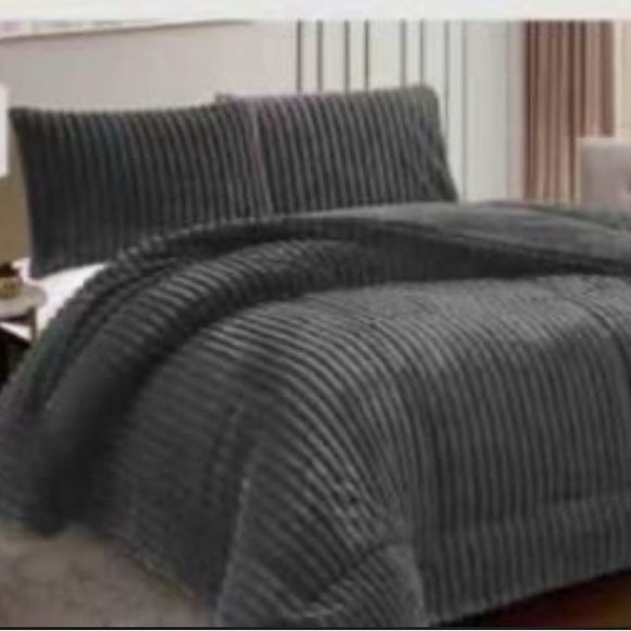 Other - Elegant Charcoal Comforter Set